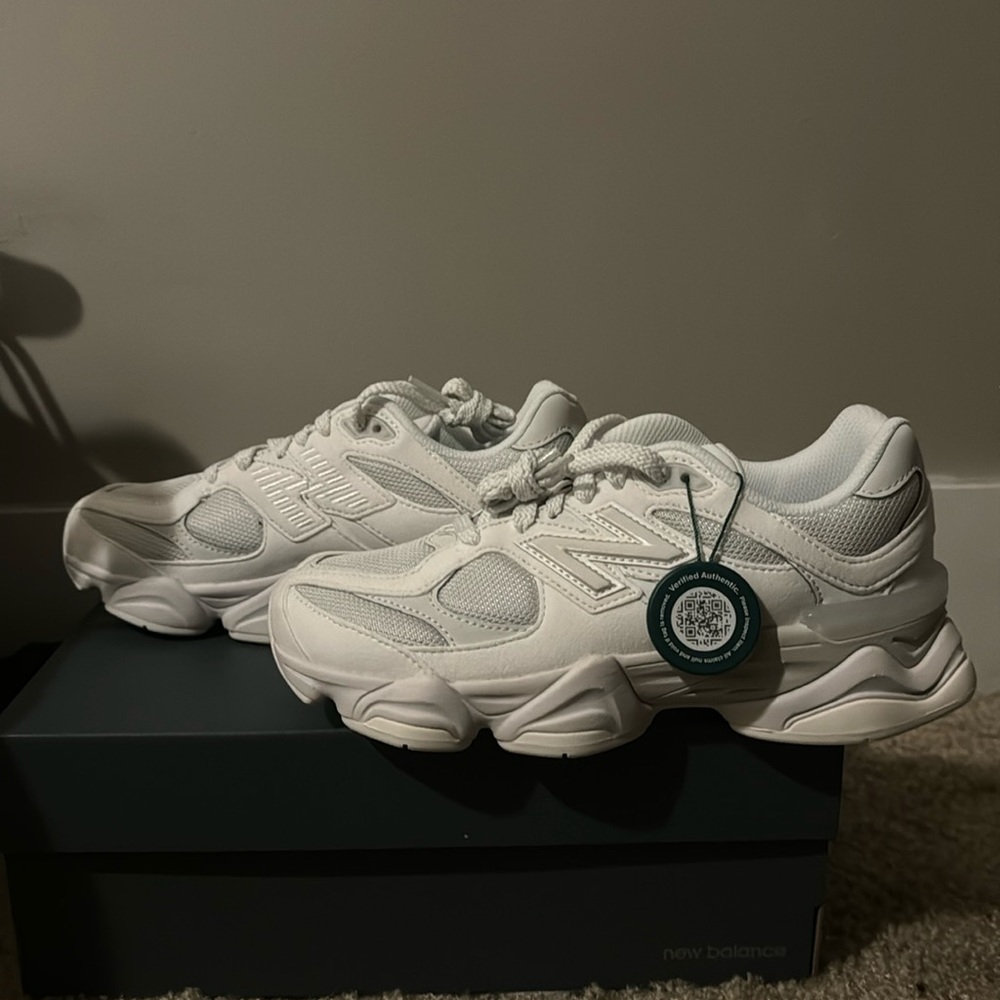 White Sneakers New Balance 9060